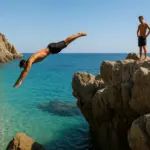 Quali spiagge italiane hanno scogli perfetti per tuffi? I punti panoramici che entusiasmano i giovani