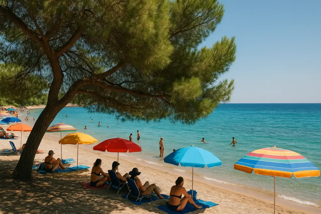 Spiagge con refrigerio naturale in piena estate: Trovare ombra senza dover arrivare all’alba